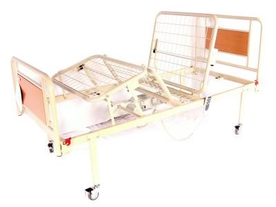 Кровать медицинская (с электро приводом, на колесах)